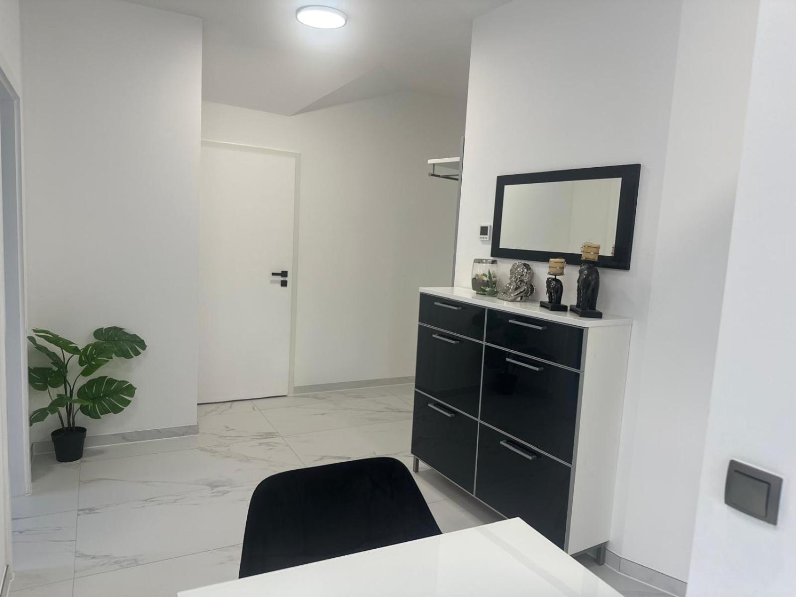 Flexible, Schoene Und Gut Aussehende Feriensuite ロイトリンゲン エクステリア 写真